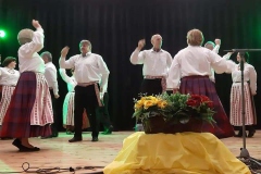 RRKC-Ariogaloje-vyresniųjų-tautinių-šokių-kolektyvas-„Sutartinis“-vad.-Marytė-Kvietkuvienė-