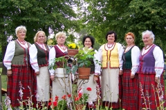 Moteru-vokalinis-ansamblis-Piene