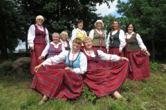 Katauskių-moterų-vokalinis-ansamblis-„Pienė“