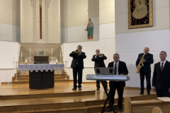 Jungtinio-ansamblio-vyru-grupe-vad.-Remigijus-Laugalis-giedojo-sv.-Misiuose