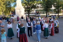 „Visa-Lietuva-soka-rengini-vede-RRKC-sokejos-A.-Jukilaitiene-ir-M.-Urnieziene