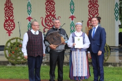 Gražiausiai-tvarkomu-vienkiemiu-pripažintas-Daivos-ir-Leono-Žyvatkauskų-vienkiemis